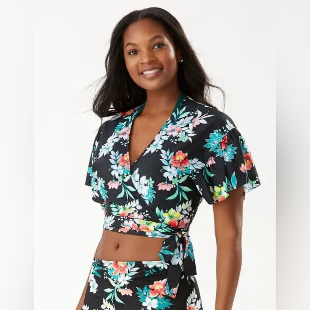 *NWT* Tommy Bahama floral springs ruffle sleeve wrap
Top. Size L
